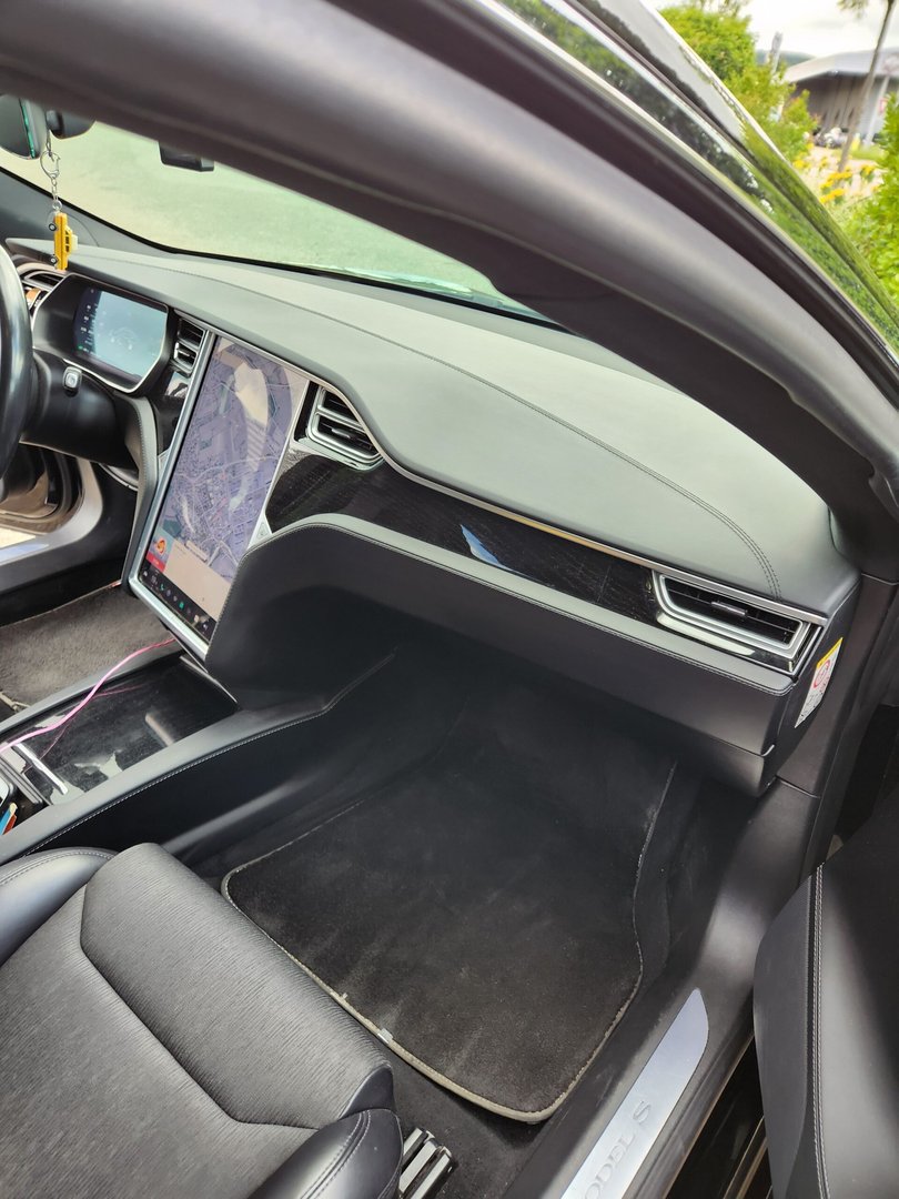 2017 / Model S / 75