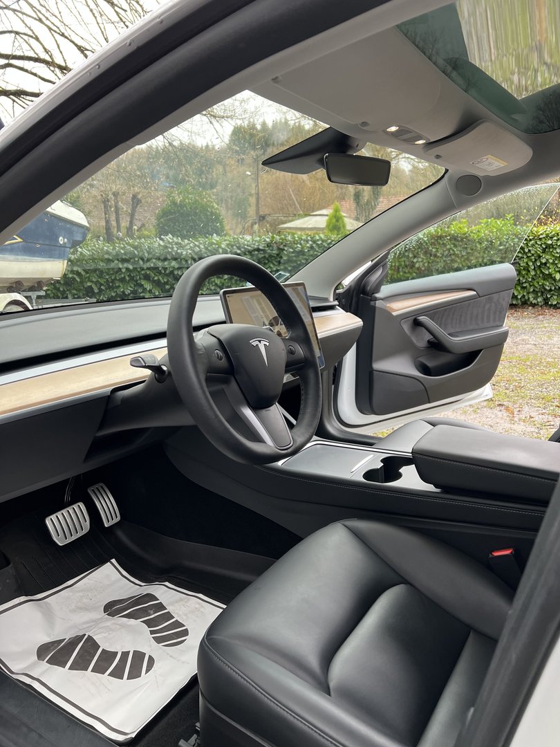 2022 / Model 3 / Performance