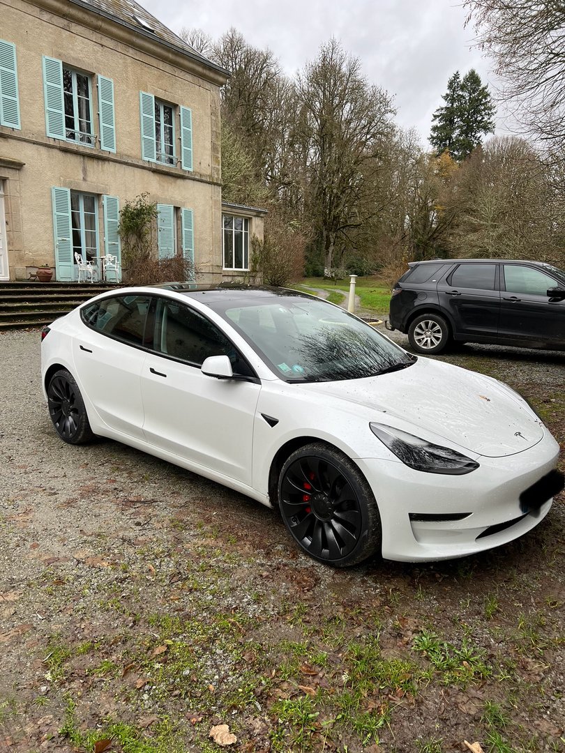 2022 / Model 3 / Performance