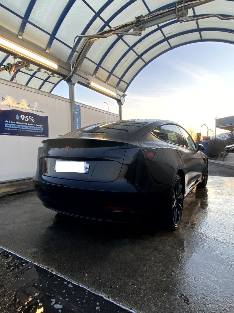 2020 / Model 3 / Performance