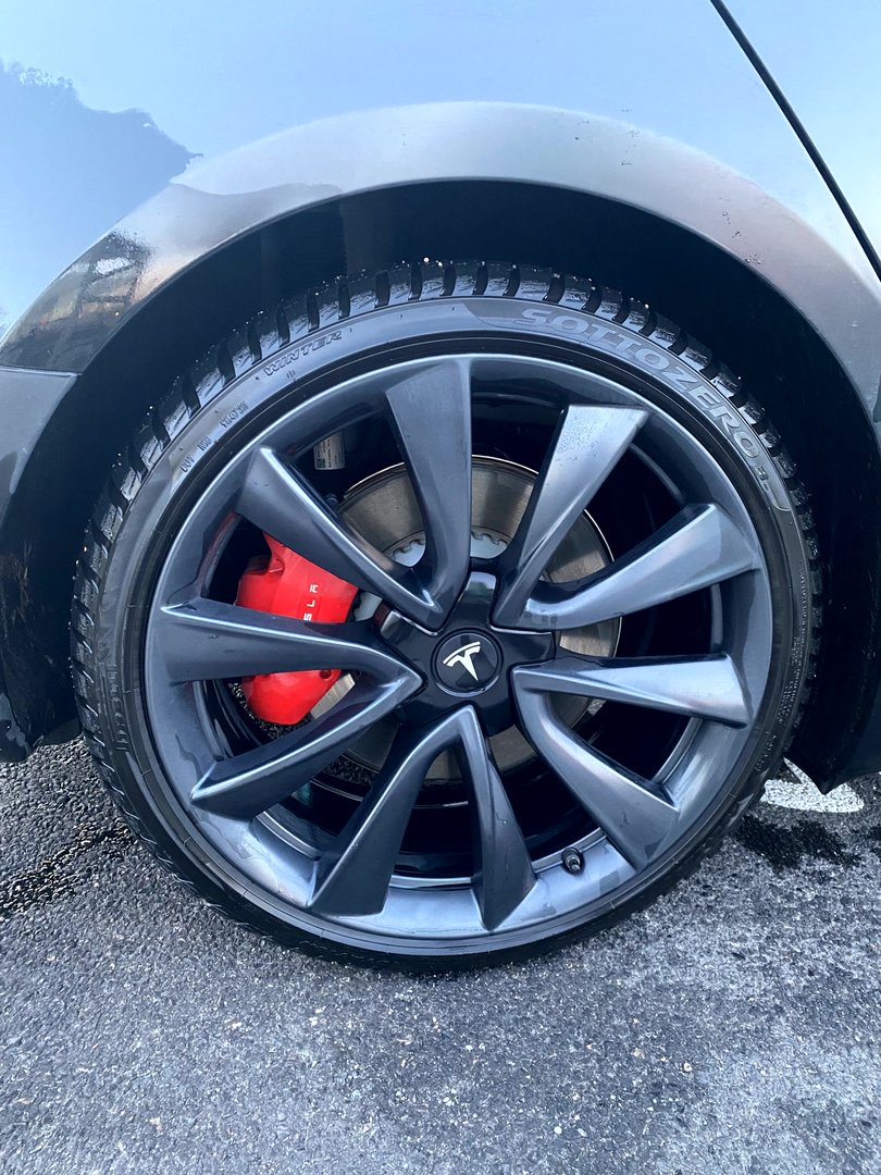 2020 / Model 3 / Performance